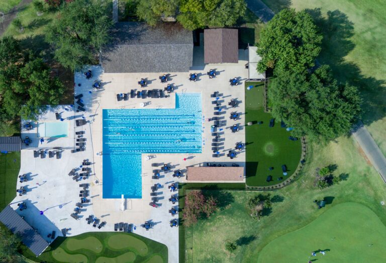 Aerial view of resort lap pool, splash pad and aquatic complex in Dallas Texas, commercial pool contractor Aquatics International Group